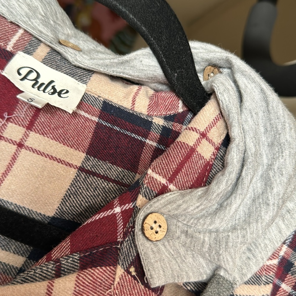 Women’s Small Buttom Up Flannel W/ Removable Hood - Picture 6 of 10
